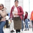 Mujer con discapacidad física participa de los procesos facilitados por la Alcaldía de Bogotá.