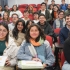 Estudiantes de la Facultad de Arquitectura de la Universidad de los Andes con diplomas