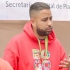 Personas conversando en feria de servicio, atención a ciudadanía en feria de servicio