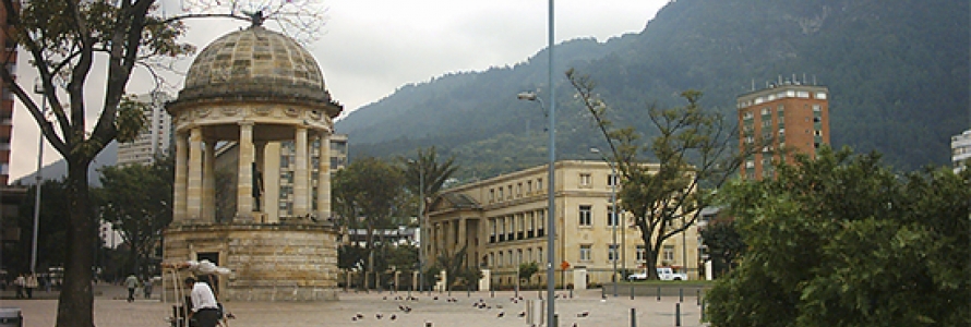 Plazoleta parque Los Periodistas