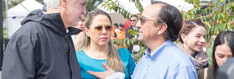 Secretario Distrital de Planeación Andrés Ortíz Gómez junto a Alcalde Mayor Enrique Peñalosa