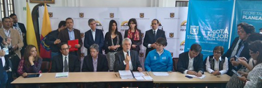 Alcalde mayor Enrique Peñalosa expone ante el concejo el Plan de Desarrollo, junto al Secretario Distrital de Planeación Andrés Ortíz