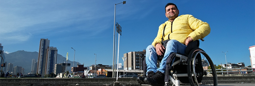 Persona en silla de ruedas
