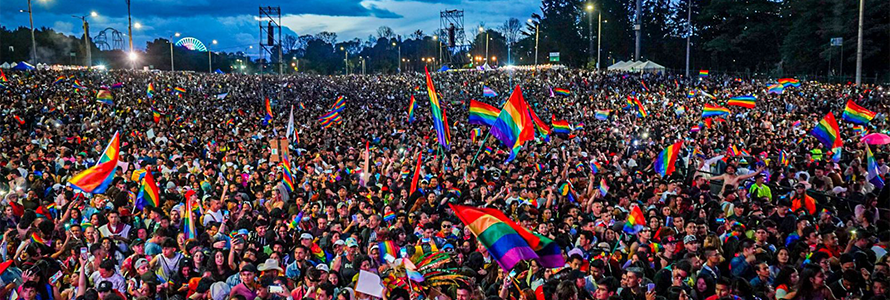 Comunidad LGBTI reunida en el parque Simón Bolivar