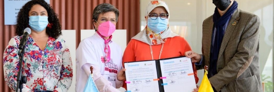Alcaldesa, Claudia López y la directora ejecutiva del Programa de las Naciones Unidas para los Asentamientos Humanos ONU-Hábitat, Maimunah Mohd Sharif