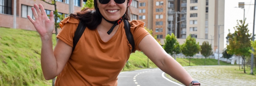 Mujer en bicicleta